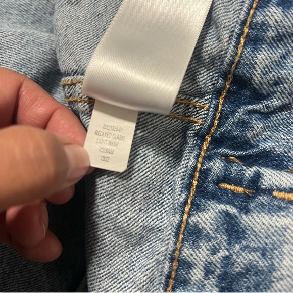 Old Navy Juniors Size Small Distressed Light Wash Trucker Jean Jacket EUC - Picture 8 of 8